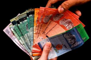 Ringgit ditutup tinggi berbanding Dolar US