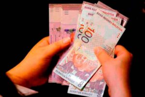 Ringgit opens flat against US dollar, higher versus other majors