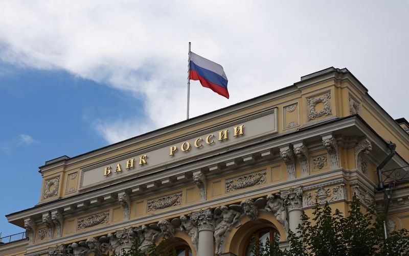 Russia allows transfers from foreigners' blocked accounts as part of asset swaps