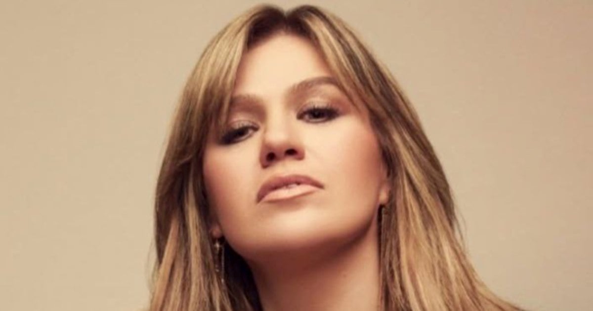 #SHOWBIZ: Kelly Clarkson's ex-husband Brandon Blackstock dies of melanoma at 48