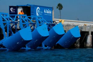 Sea power turned into energy at Los Angeles port