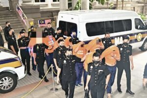 Senior Armed Forces officers among 10 remanded by MACC in smuggling probe