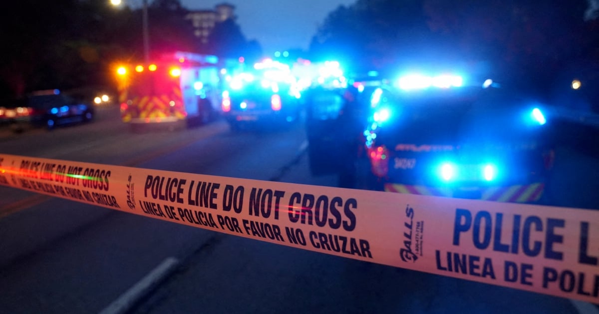 Shooting in Chicago leaves woman dead, 5 people injured