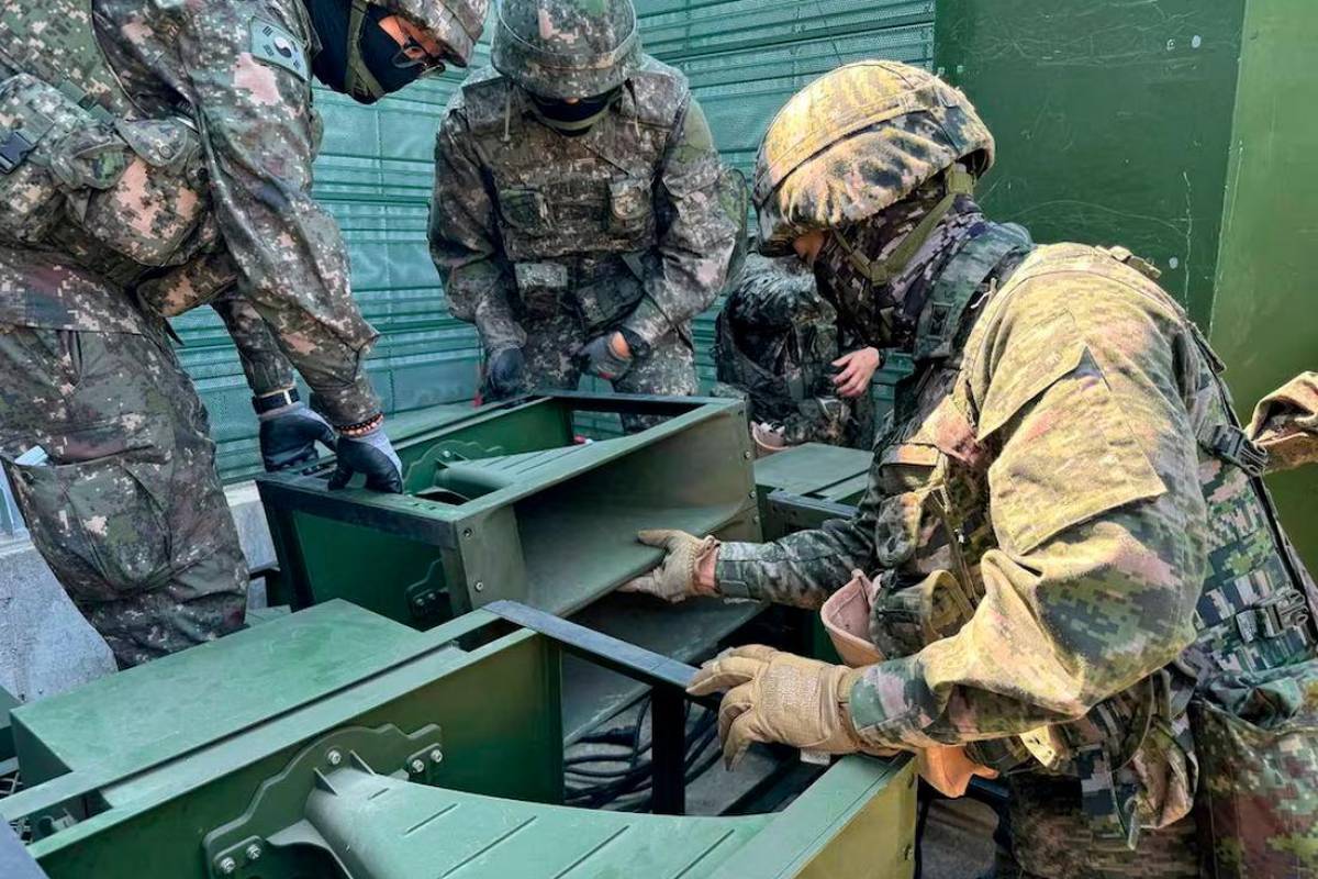 South Korea removes border loudspeakers to ease tensions with North