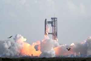 SpaceX berjaya lancar roket Mega Starship selepas tiga siri kegagalan