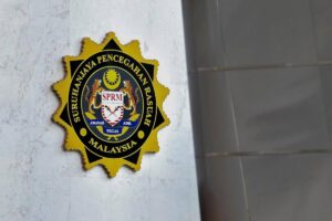 Sprm tahan ahli perniagaan, pengarah syarikat atas dokumen palsu