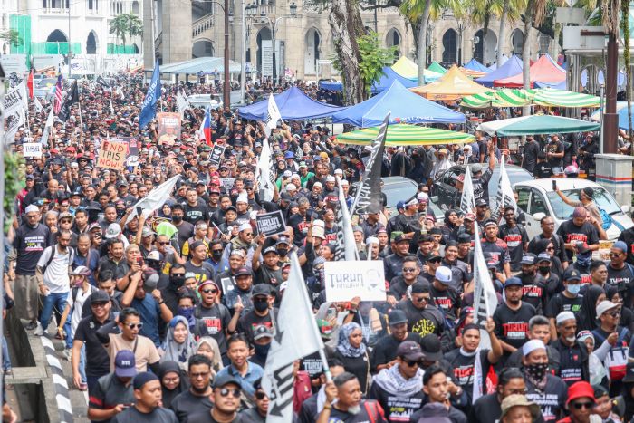 Tangani defisit kepercayaan dalam kalangan rakyat