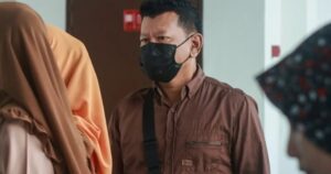 Teacher claims trial to sexually assaulting boy in car, resort toilet