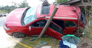 Teen killed, 5 injured in lorry-SUV crash