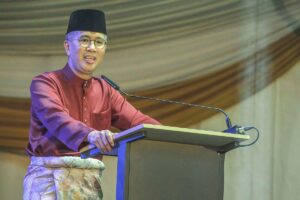 Tengku Zafrul sah sertai PKR sebagai ahli cabang Ampang