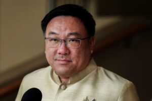 Thailand plans $572 million stimulus spending and will compensate border conflict casualties