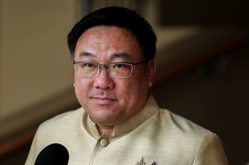 Thailand plans $572 million stimulus spending and will compensate border conflict casualties