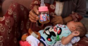 The risky measures to feed small babies in Gaza