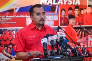 Titah Adendum: UMNO guna semua saluran bela Najib