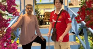 Touching bond lights darkest times of former squash champion