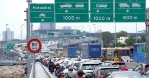 Transport experts urge revamp of Johor-Singapore cross-border taxi scheme
