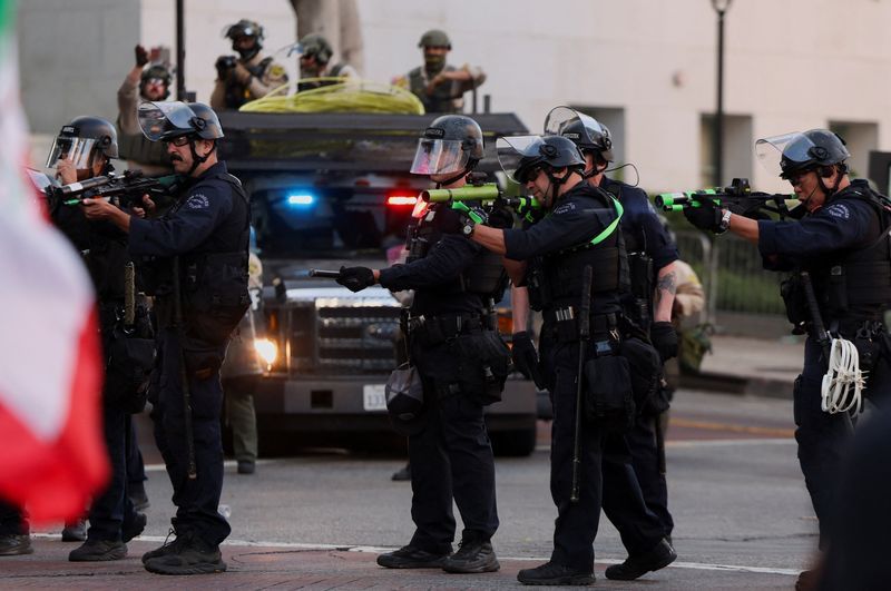 US appeals court keeps bar on Los Angeles federal immigration arrests