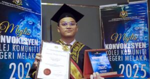 Underprivileged students earn top honours at Jasin community college convocation