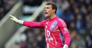 West Ham sign Leicester goalkeeper Hermansen