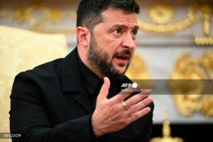 Zelensky offers bilateral Putin meeting to end Ukraine war