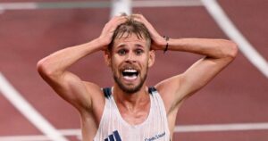 'Controlled' Gressier pulls off huge upset to win world 10,000m gold
