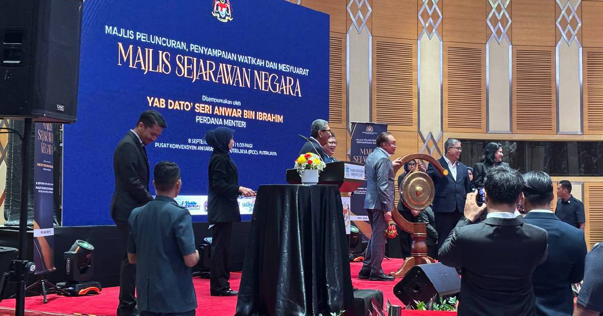'Malaysia can correct its history, build own narrative, be a civilisation recognised by the world,'  – Anwar