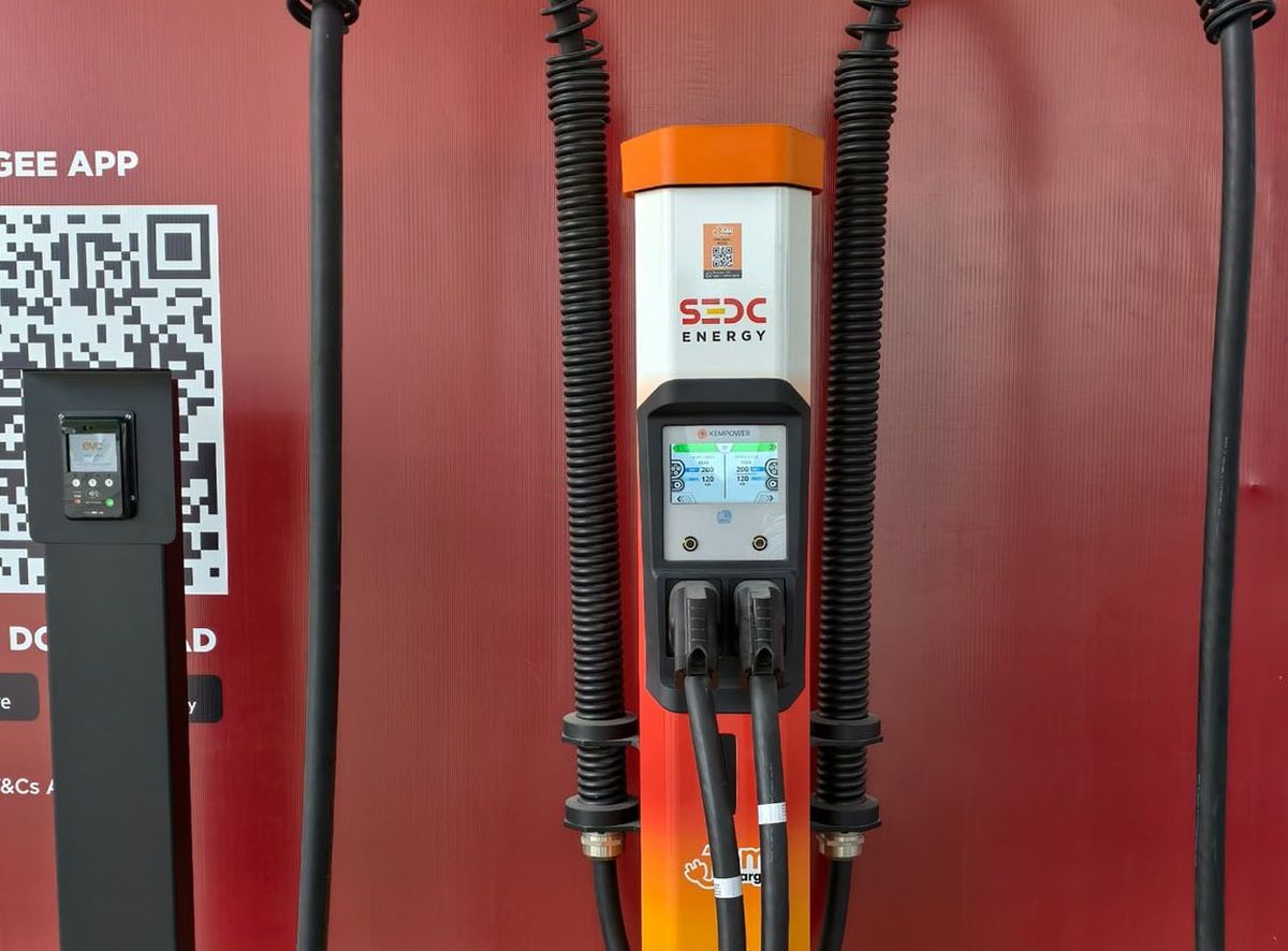 200kW DC Charger at Petros MFS Batu Kawa, RM3.20/min