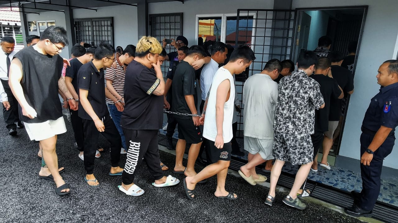 36 warga China didakwa tipu rakyat senegara