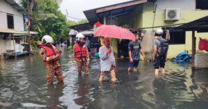 70 homes hit by flash flood in Simpang Ampat