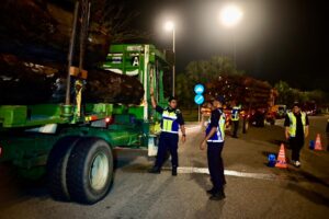 Ada pengusaha gaji pemandu lori bawah umur