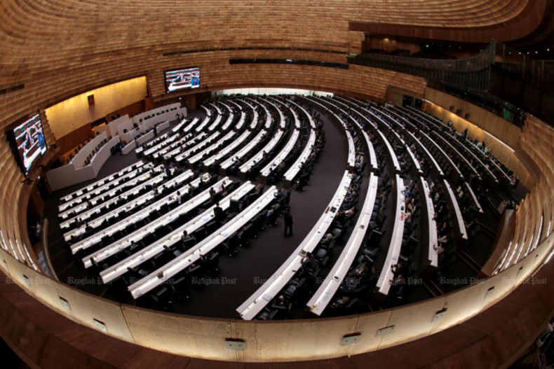 Ahli Parlimen Demokrat pilih berkecuali dalam undian pemilihan Perdana Menteri Thailand