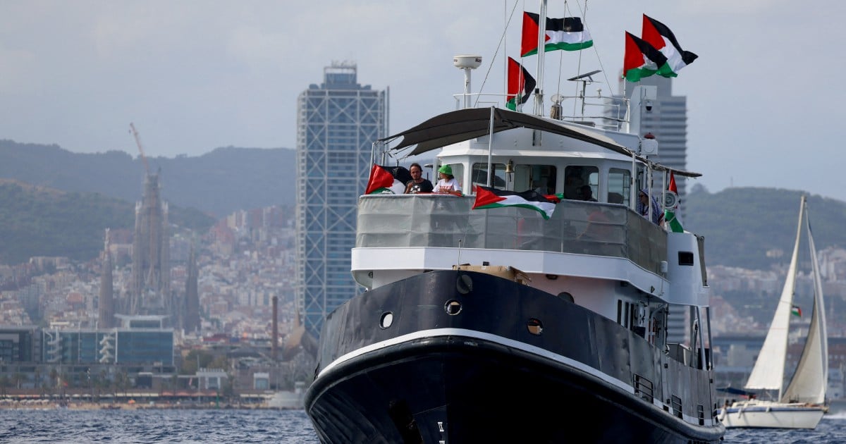 Aid flotilla with Greta Thunberg sets sail for Gaza