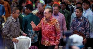 Anwar: Children must master AI without neglecting religion and culture