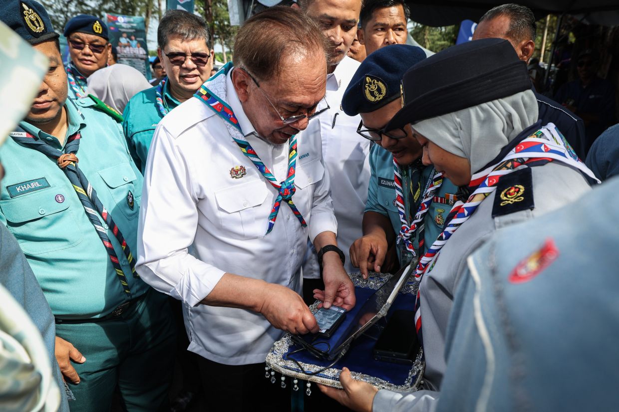 Anwar: True national development must be rooted in humanitarian values