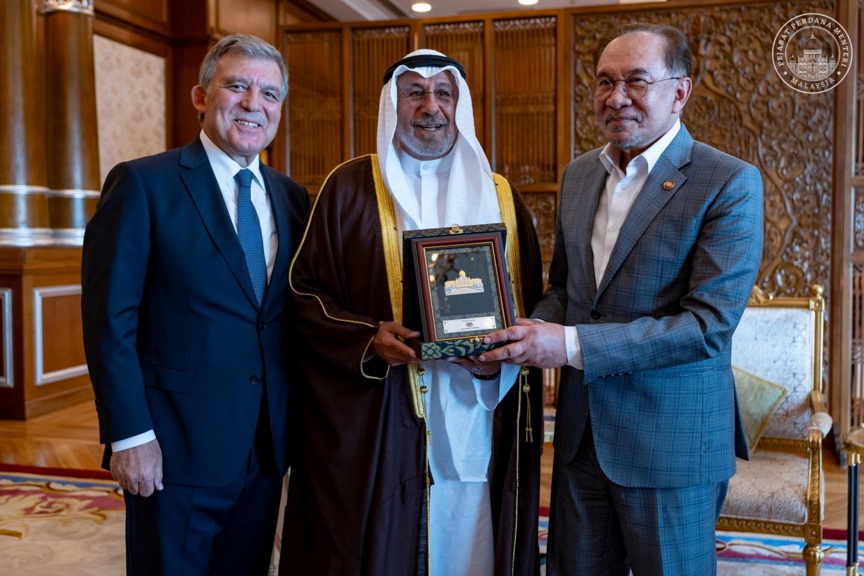 Anwar receives invitation to deliver lecture at Oxford University