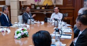 Anwar tells ministries to work together to prioritise BM, History