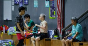 Arif cleared to play after hospital photo sparks health scare