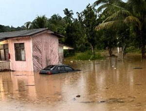 Banjir kilat landa Chiku, 50 buah rumah terjejas