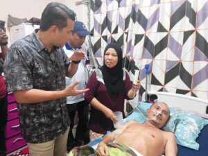 Bapa diserang strok, anak bongsu jadi harapan keluarga