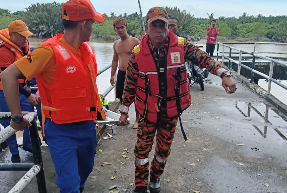 Boy, 12, killed by croc while fishing in Samarahan river