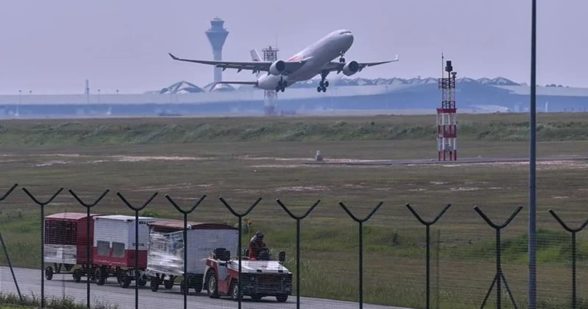 Chinese tourists arrested over bomb hoax on Tawau-KK flight