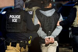 Citizens are tracking ICE in real time to warn migrants. Is that legal?