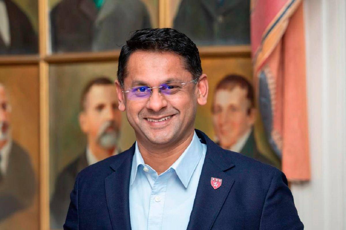 Civil servants must lead by example on public health