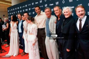 Daniel Craig returns as Benoit Blanc in new Knives Out film premiere