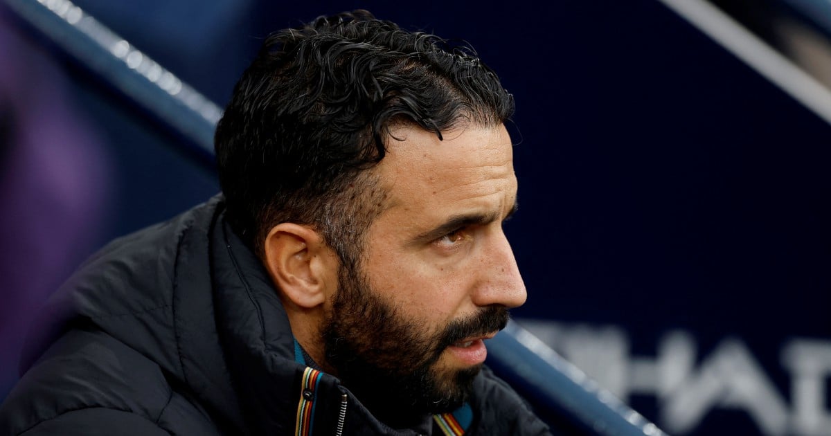 Defiant Amorim says not even pope can make him change Man Utd system