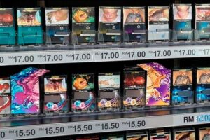 Don’t bow to political pressure, enforce retail display ban on Oct 1