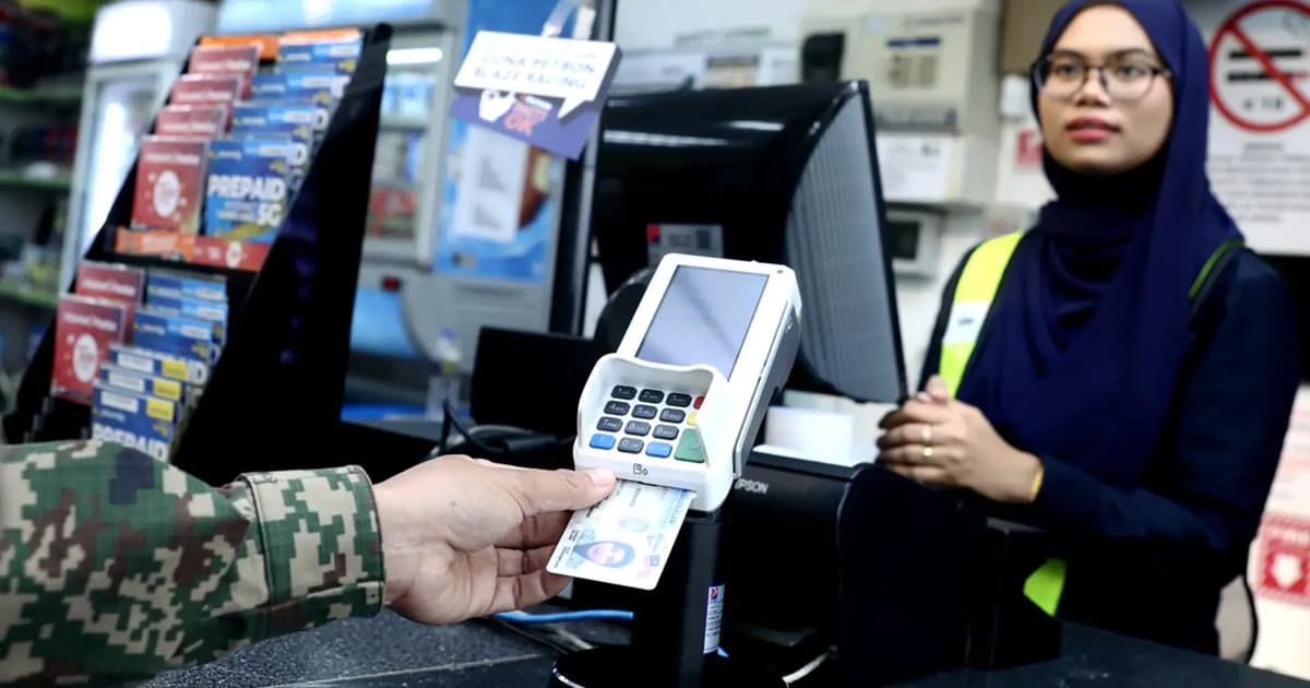 Don’t panic if fuel price display doesn’t show RM1.99, Malaysians told