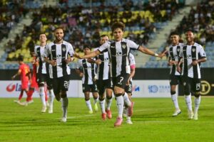 Dua gol Akhyar Rashid bawa TFC ke suku akhir Piala FA