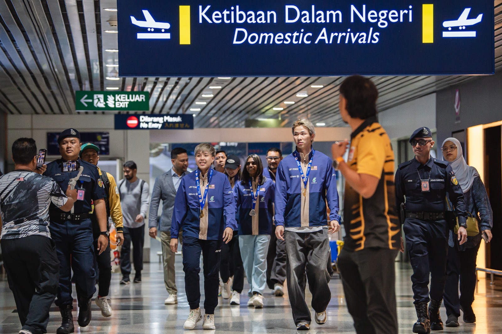 Ee Wei hampir gantung raket