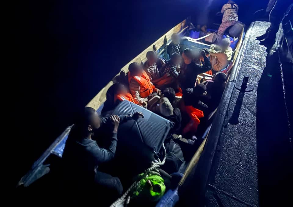 Enjin bot bawa PATI rosak di Tanjung Kling, 20 diberkas Maritim